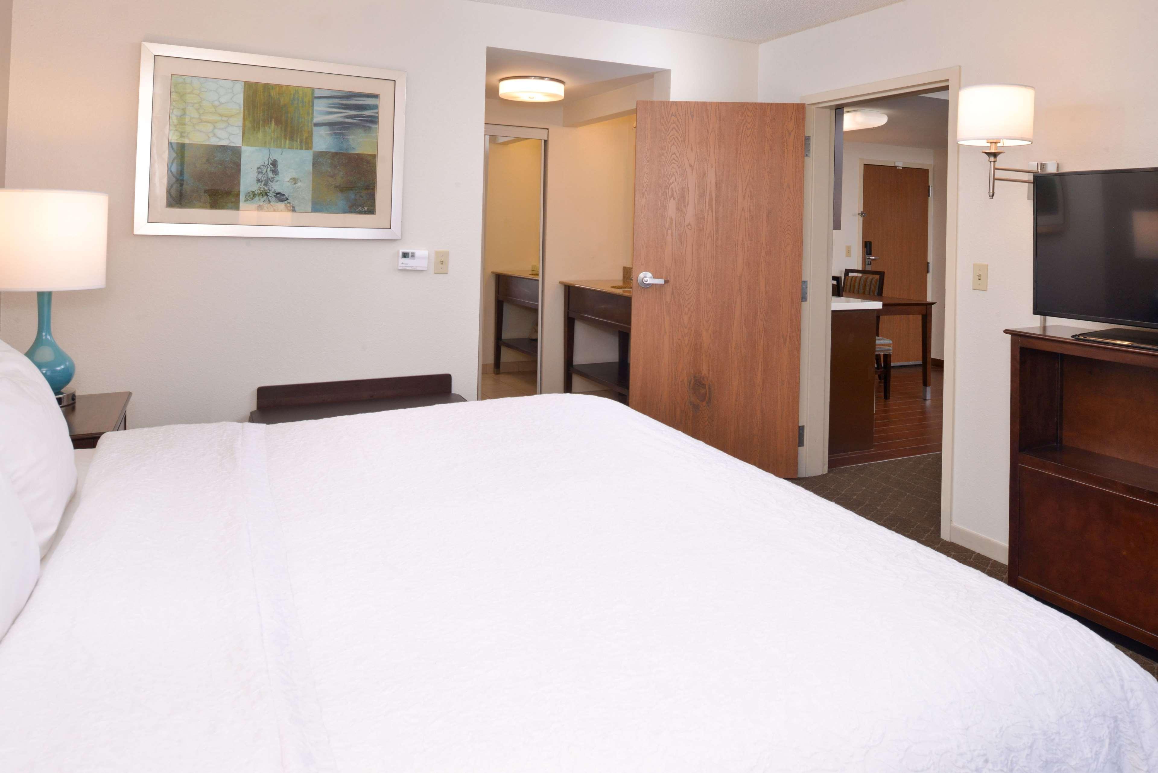 Hampton Inn & Suites Pueblo-Southgate Экстерьер фото