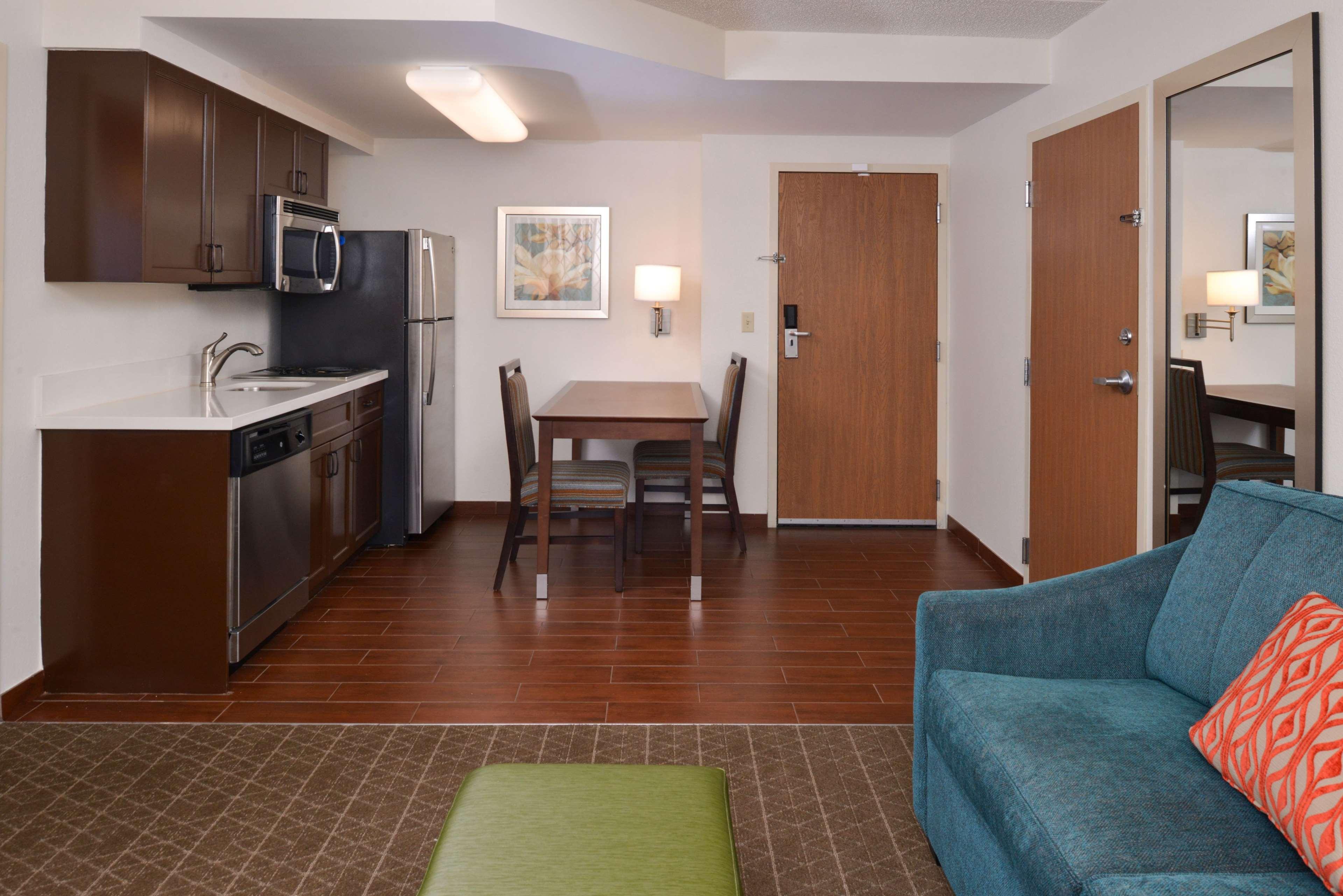 Hampton Inn & Suites Pueblo-Southgate Экстерьер фото