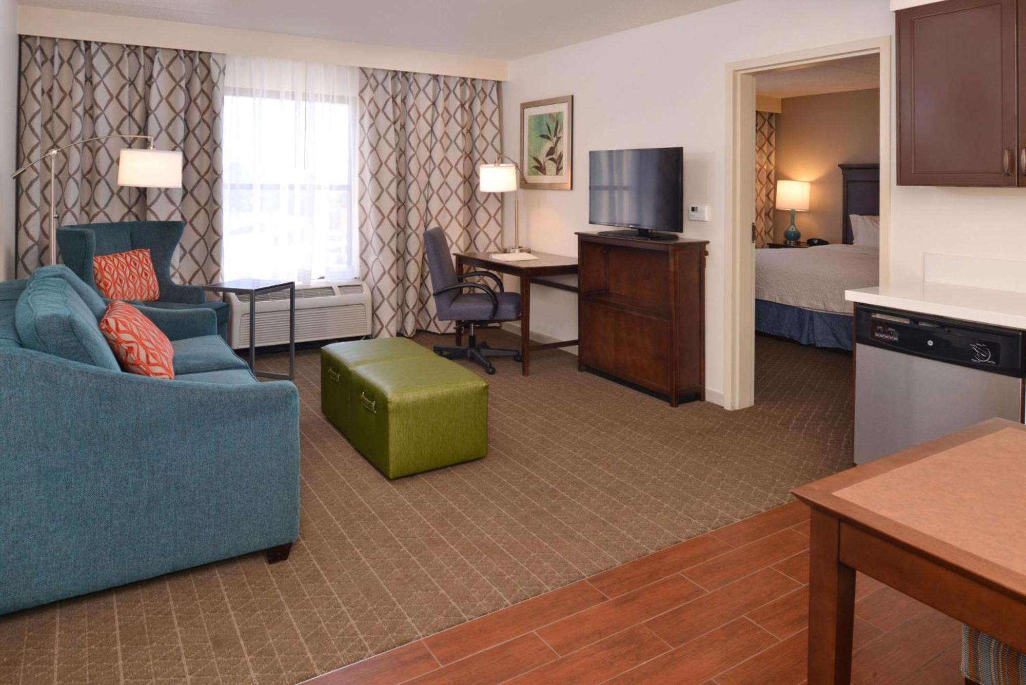 Hampton Inn & Suites Pueblo-Southgate Экстерьер фото