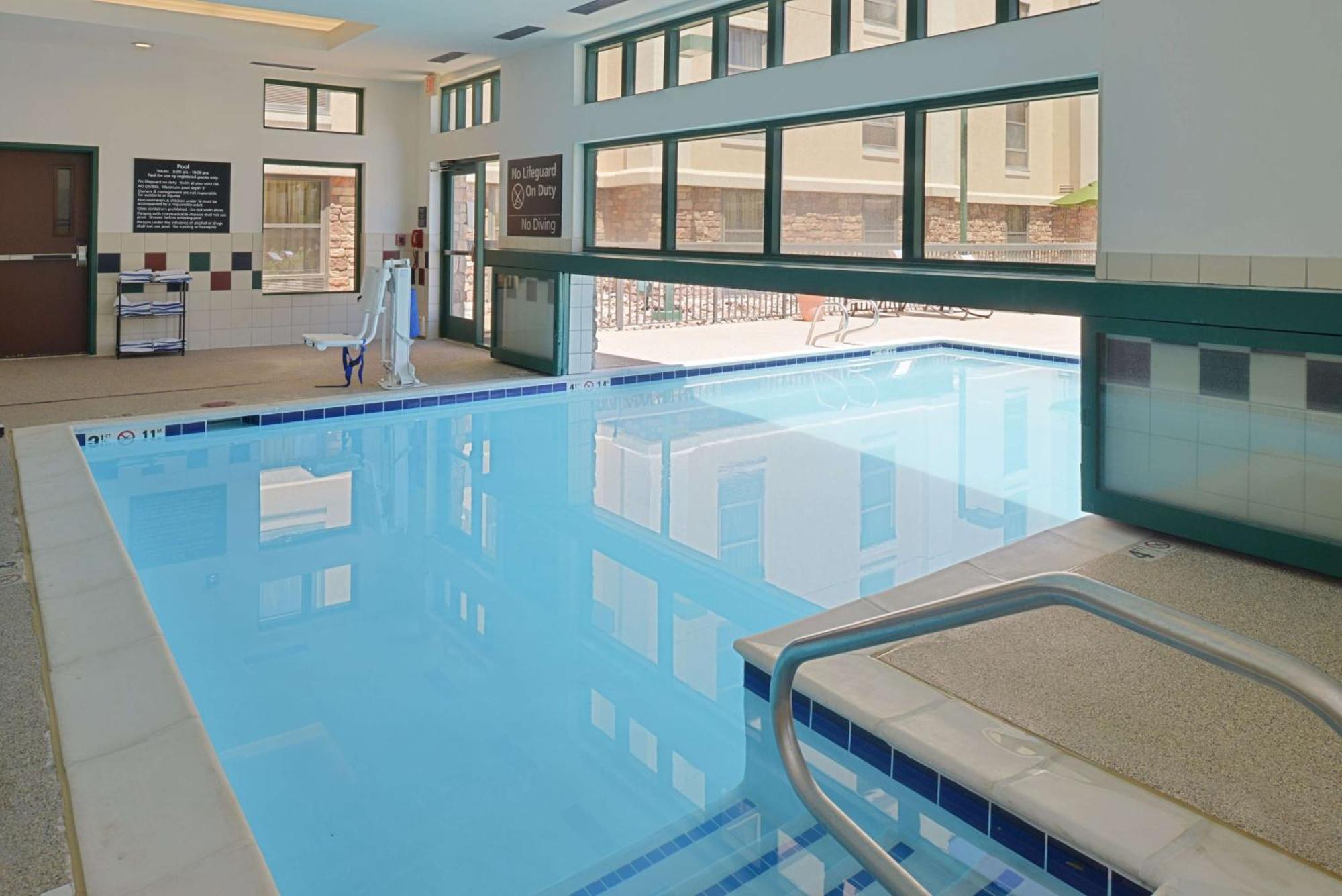 Hampton Inn & Suites Pueblo-Southgate Экстерьер фото