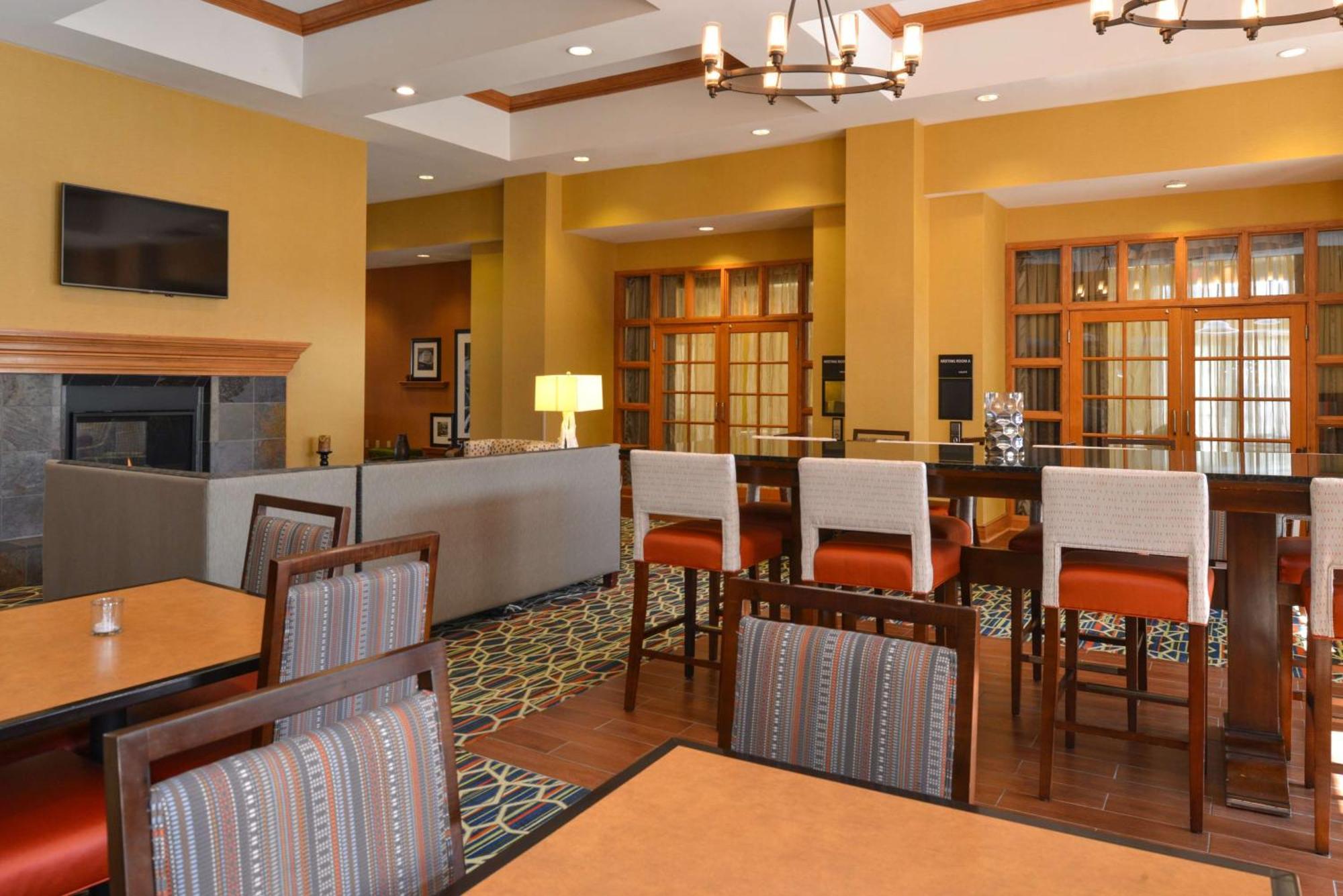 Hampton Inn & Suites Pueblo-Southgate Экстерьер фото