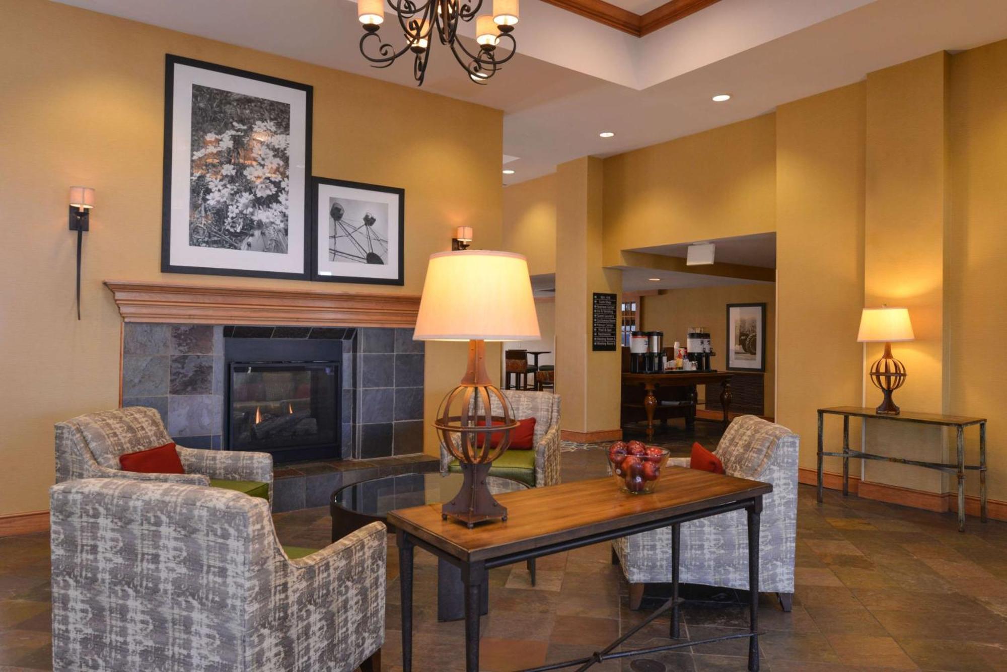 Hampton Inn & Suites Pueblo-Southgate Экстерьер фото