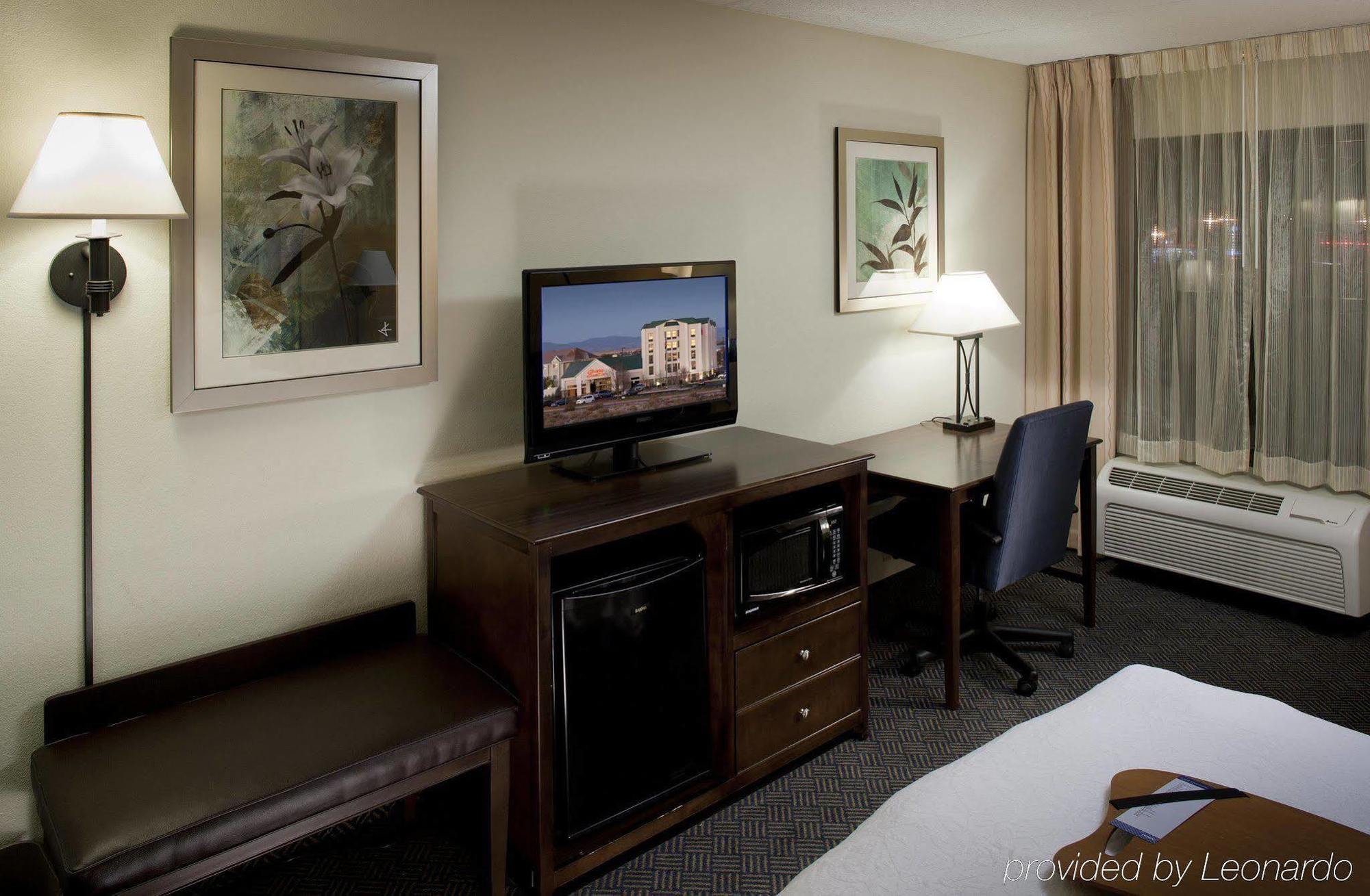 Hampton Inn & Suites Pueblo-Southgate Номер фото