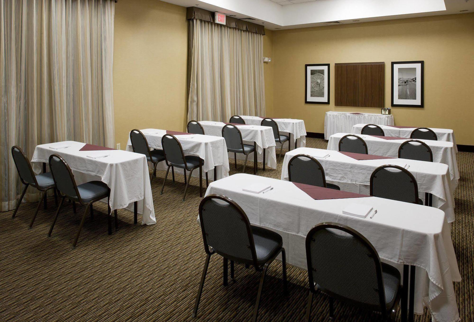 Hampton Inn & Suites Pueblo-Southgate Экстерьер фото